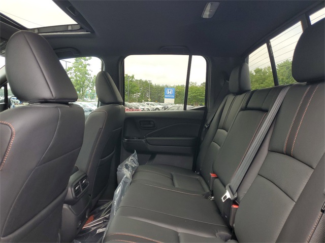 Vehicle image 11 of 35