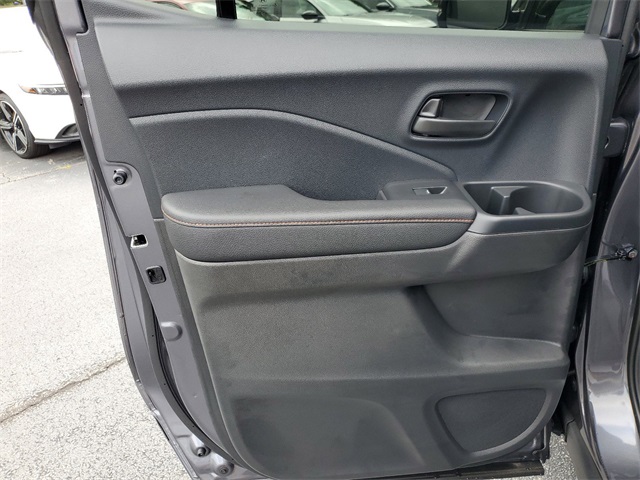 Vehicle image 25 of 35