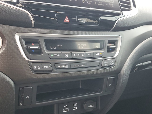 Vehicle image 22 of 35