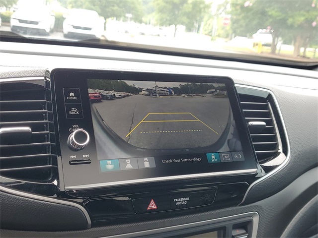 Vehicle image 21 of 35