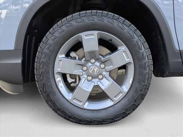 Vehicle image 13 of 17