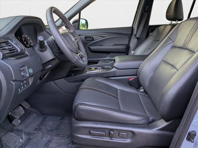 Vehicle image 15 of 17