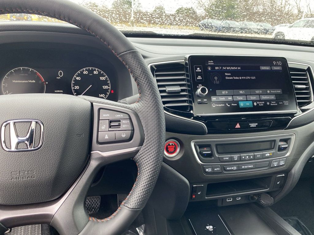 Vehicle image 13 of 43