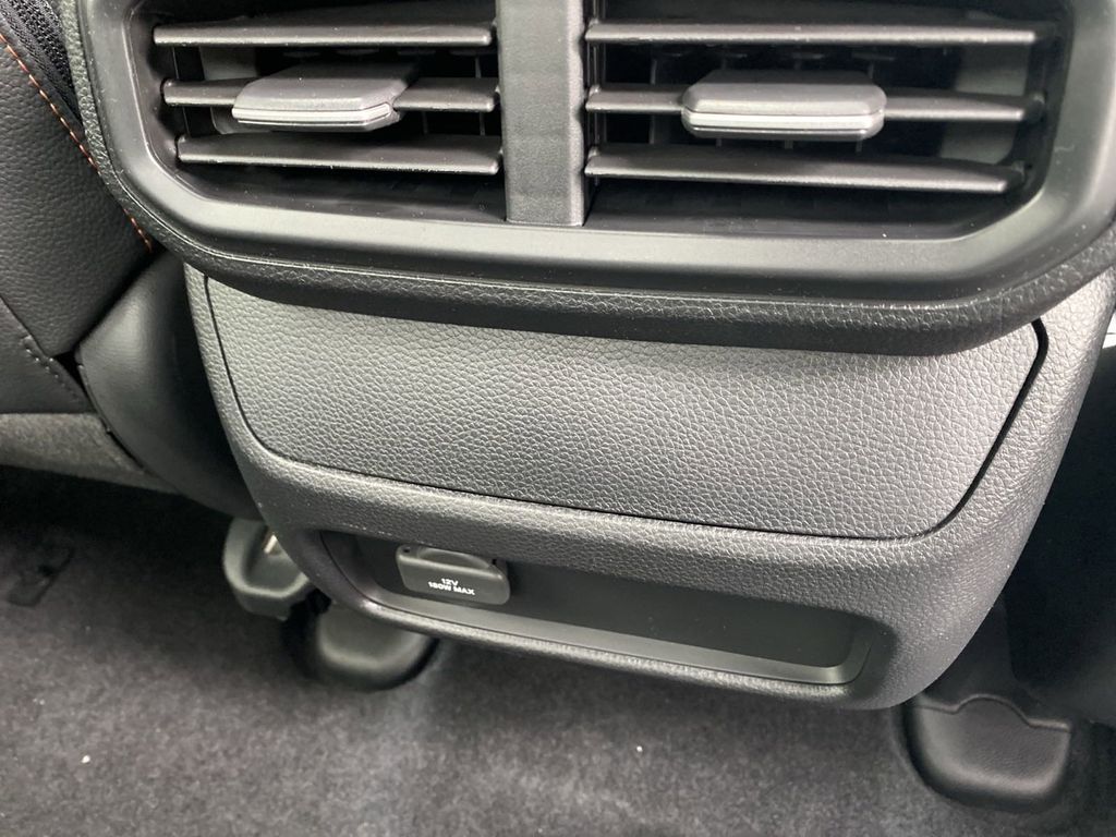 Vehicle image 35 of 43