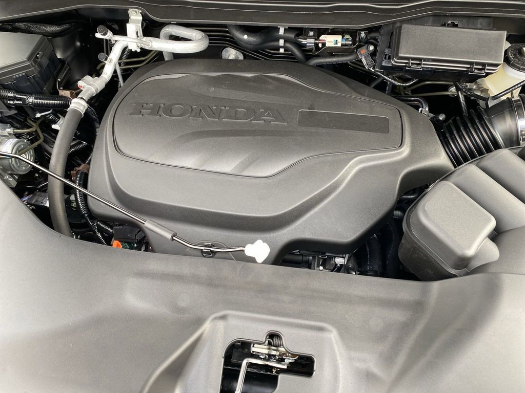 Vehicle image 41 of 43