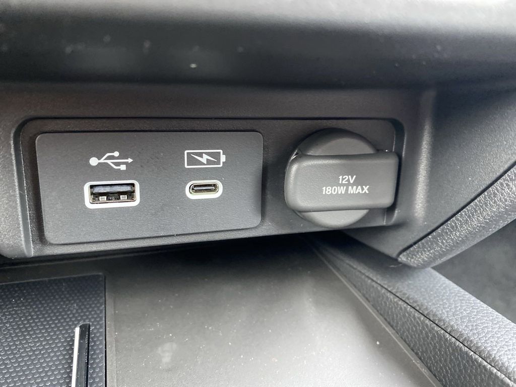 Vehicle image 25 of 43