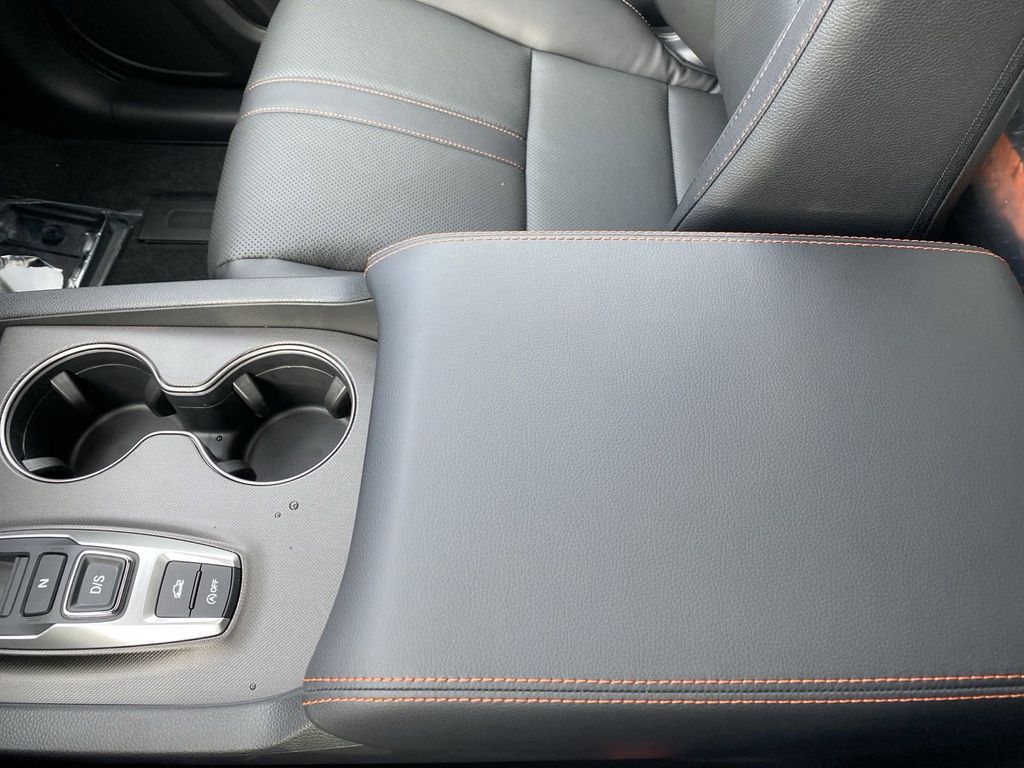 Vehicle image 23 of 43