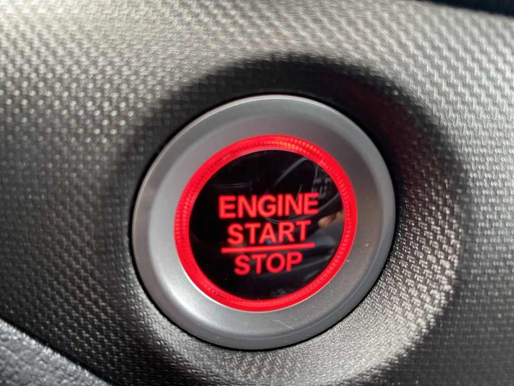 Vehicle image 29 of 43