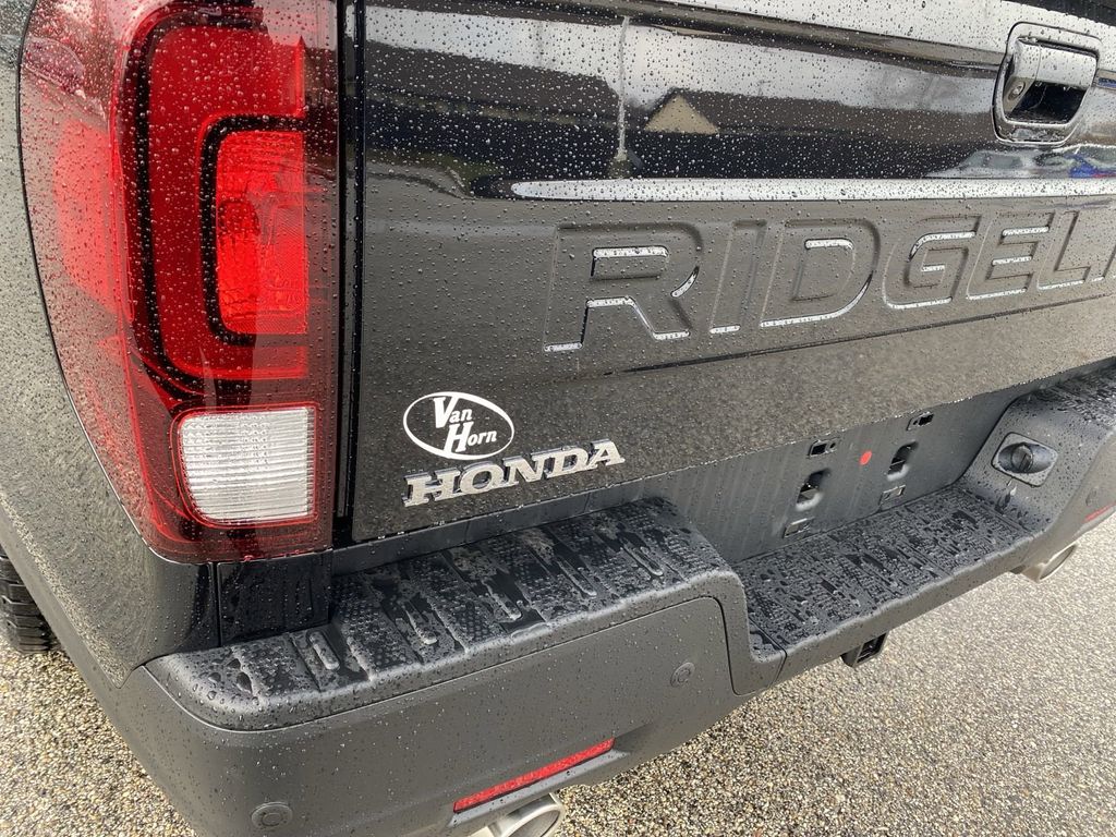 Vehicle image 37 of 43