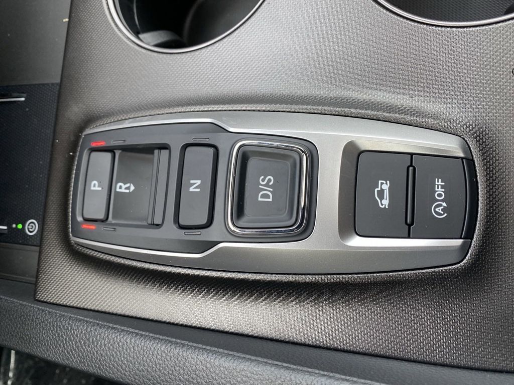 Vehicle image 24 of 43