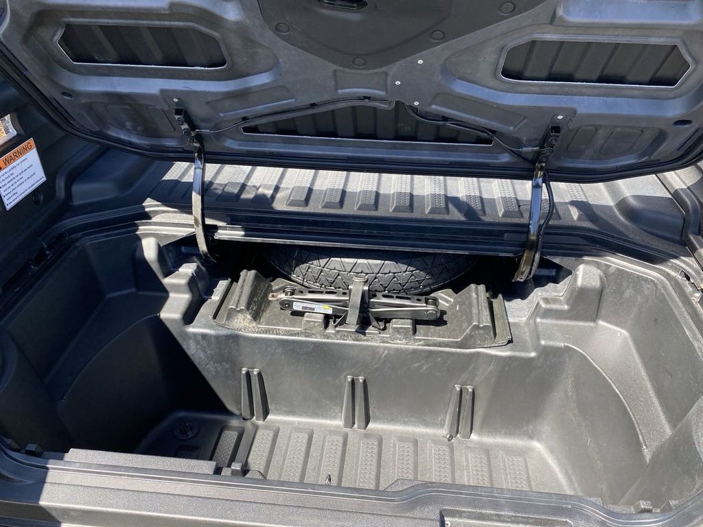 Vehicle image 28 of 62