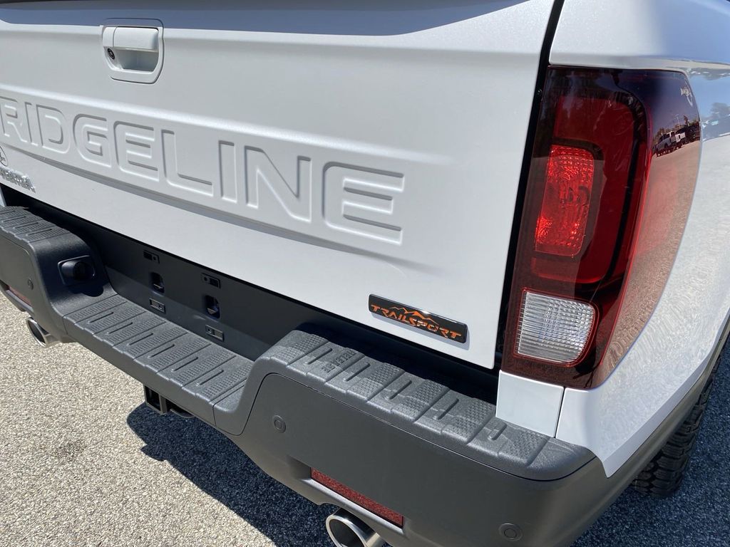 Vehicle image 47 of 62