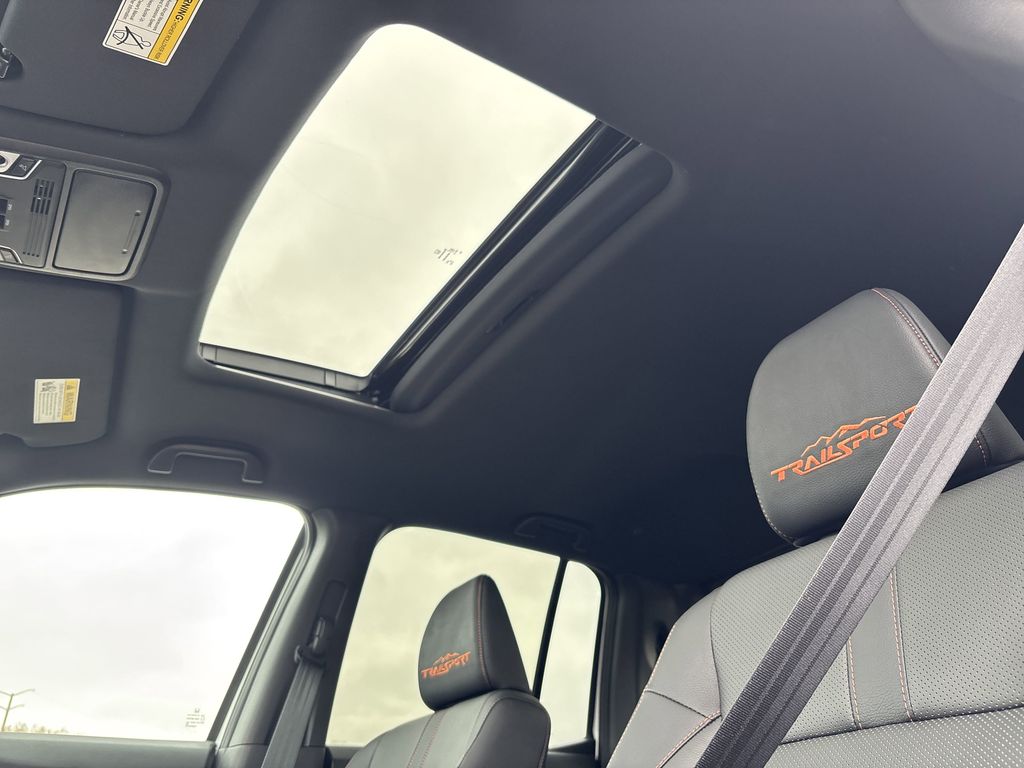 Vehicle image 22 of 62