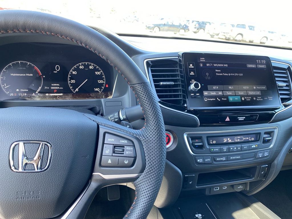 Vehicle image 23 of 62