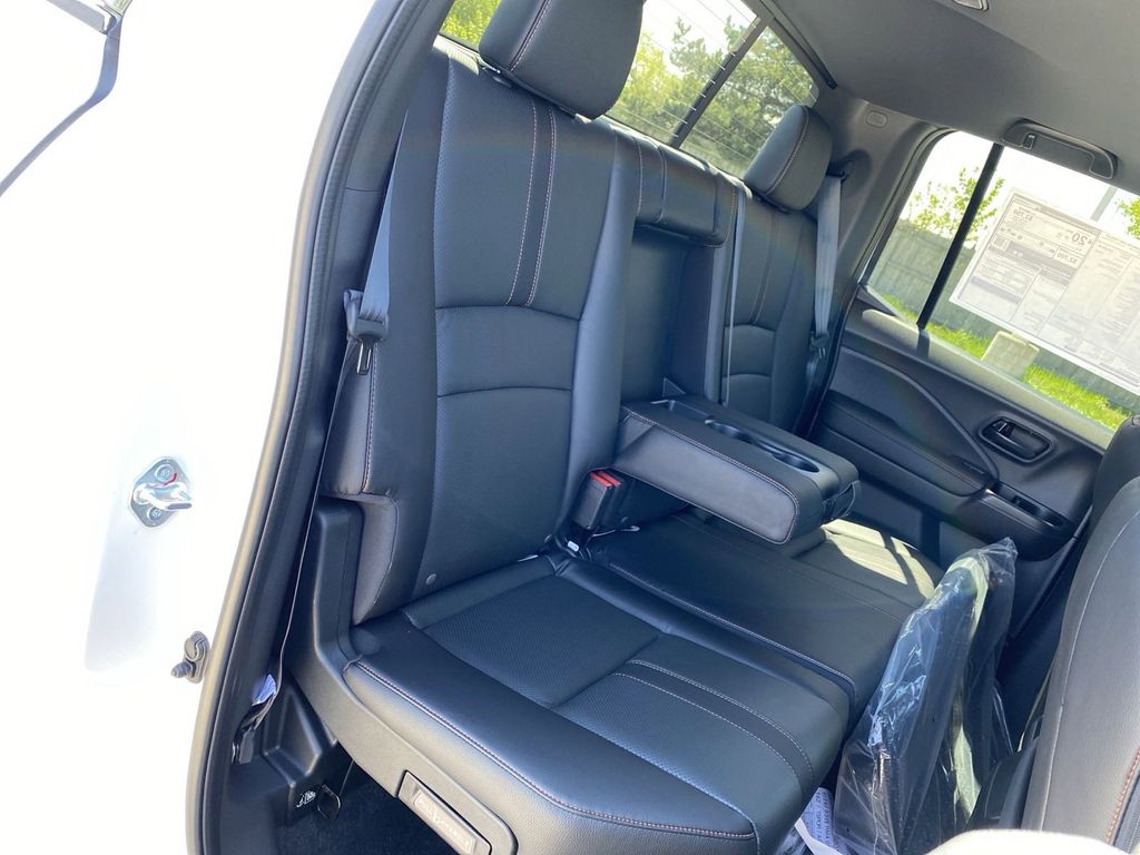 Vehicle image 45 of 62