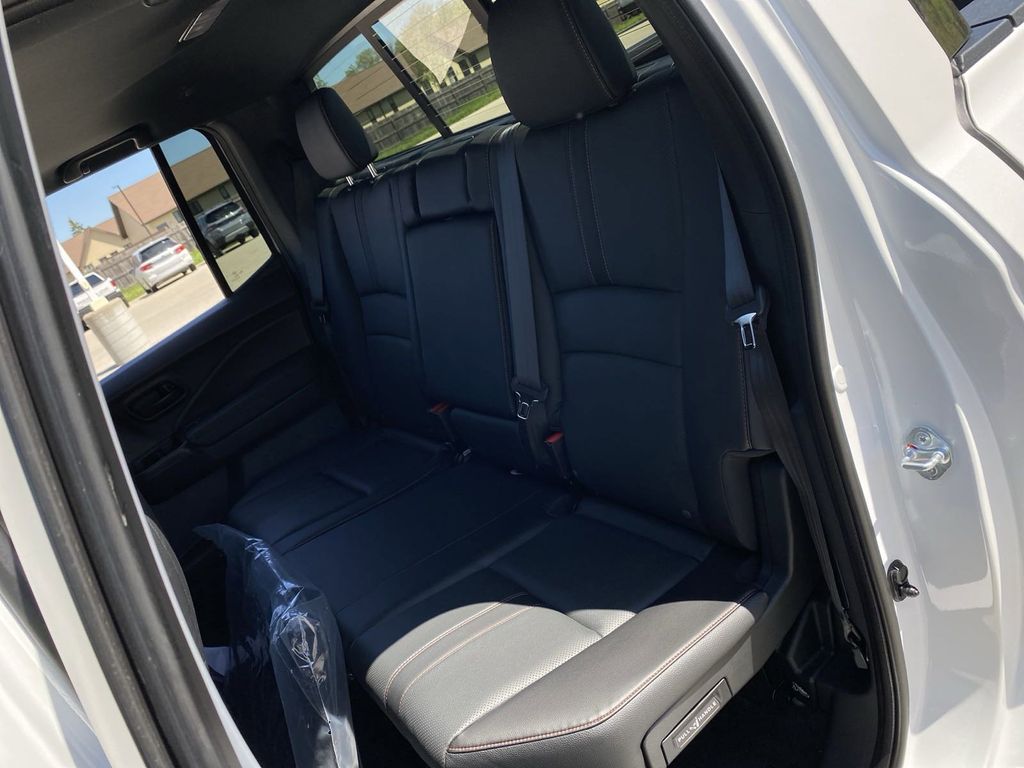 Vehicle image 43 of 62