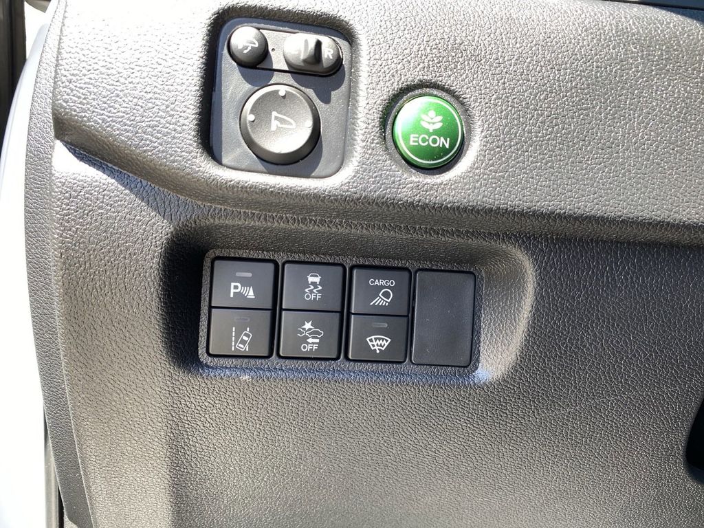 Vehicle image 38 of 62