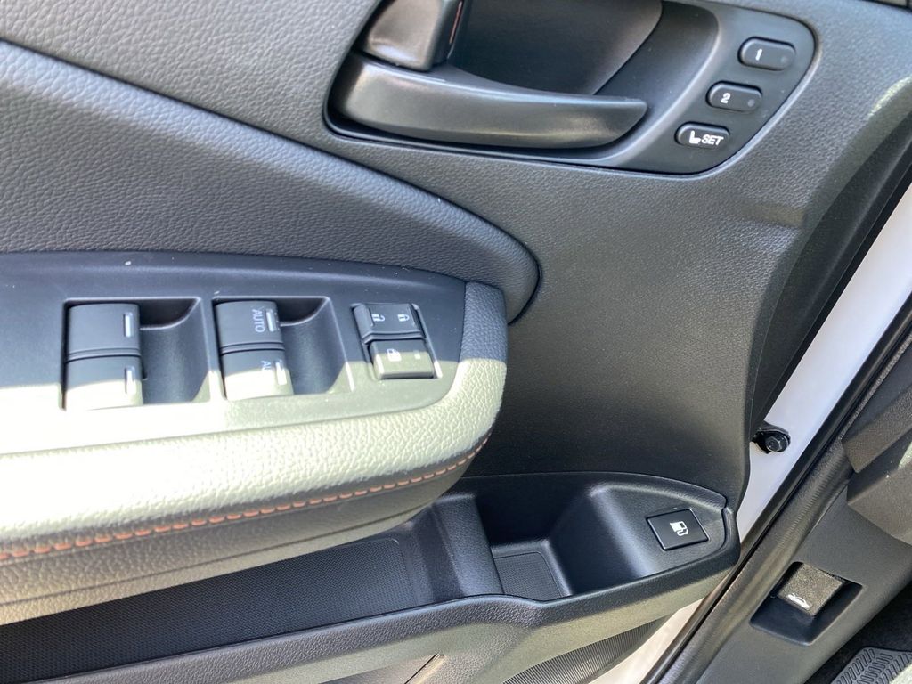 Vehicle image 42 of 62