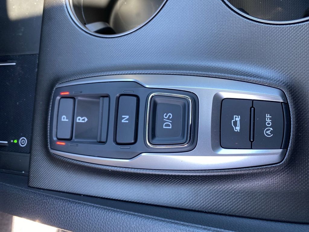 Vehicle image 34 of 62