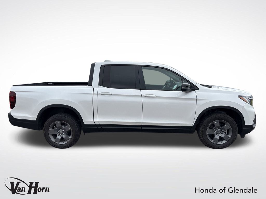 Vehicle image 8 of 62