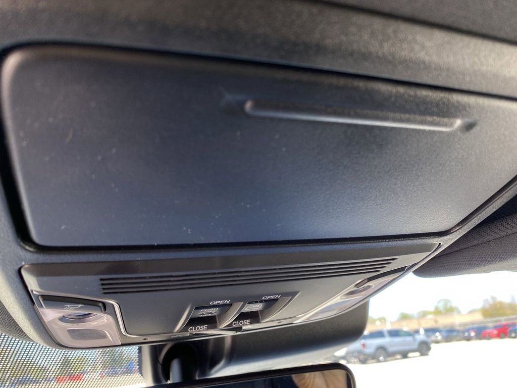 Vehicle image 39 of 62
