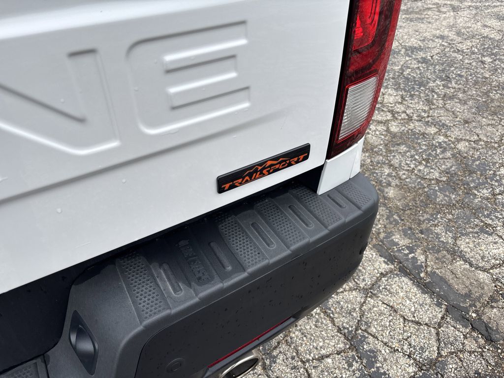 Vehicle image 56 of 62