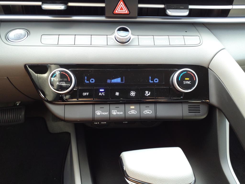 Vehicle image 32 of 39