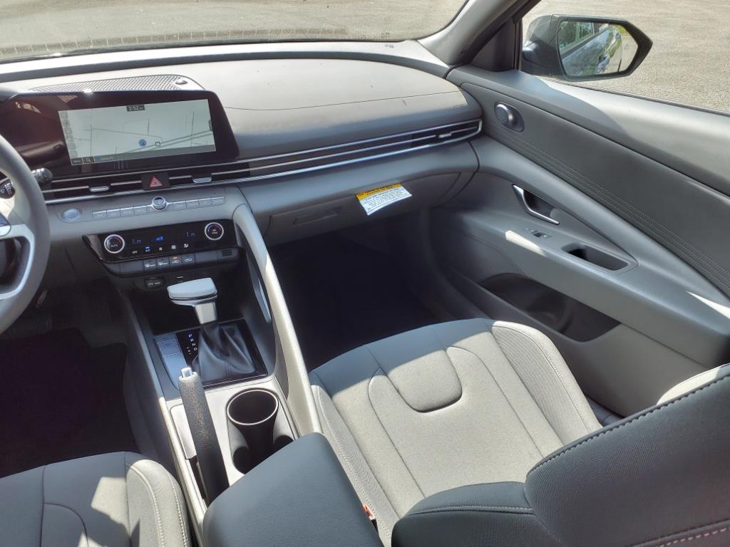 Vehicle image 18 of 39