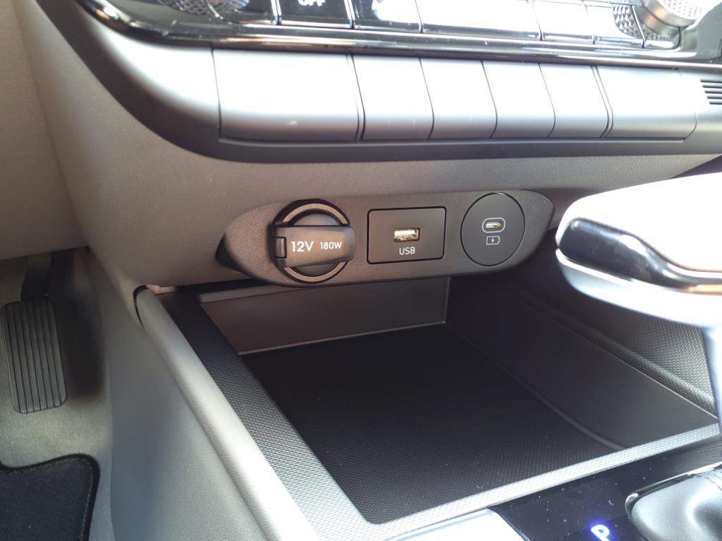 Vehicle image 33 of 39