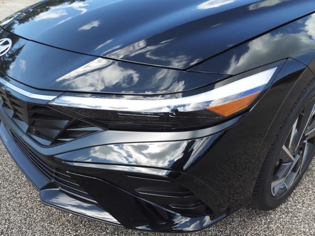 Vehicle image 36 of 39