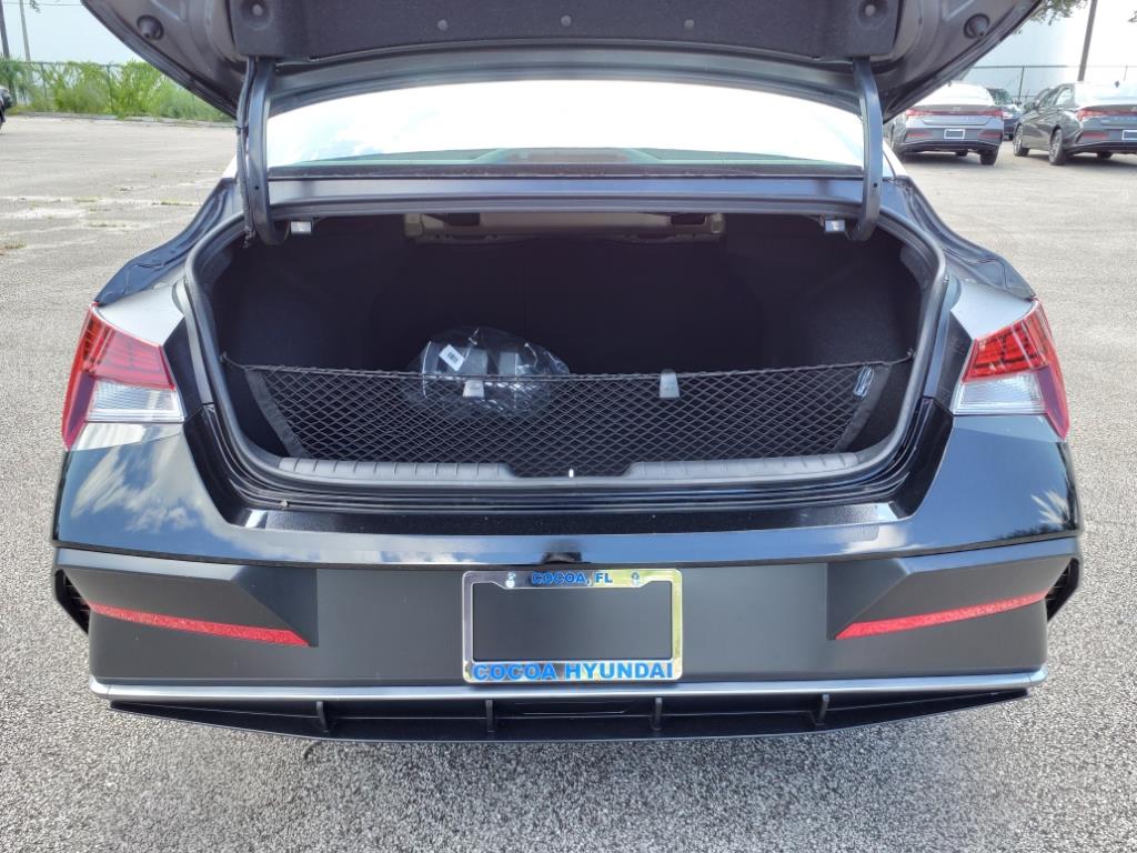 Vehicle image 10 of 39