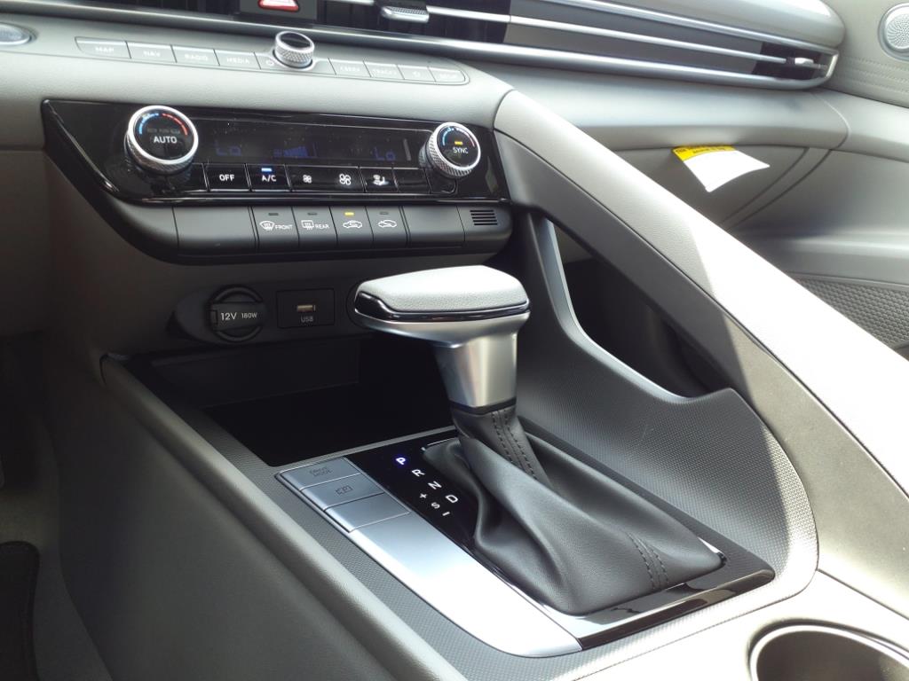Vehicle image 34 of 39