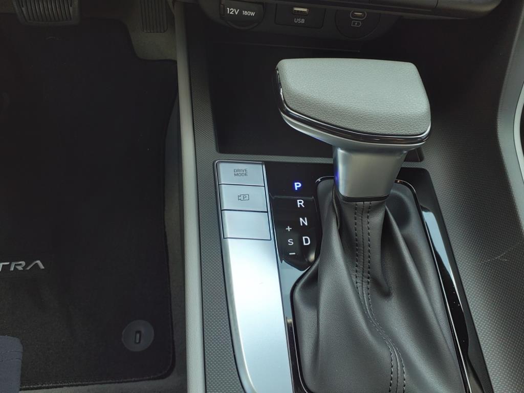 Vehicle image 35 of 39