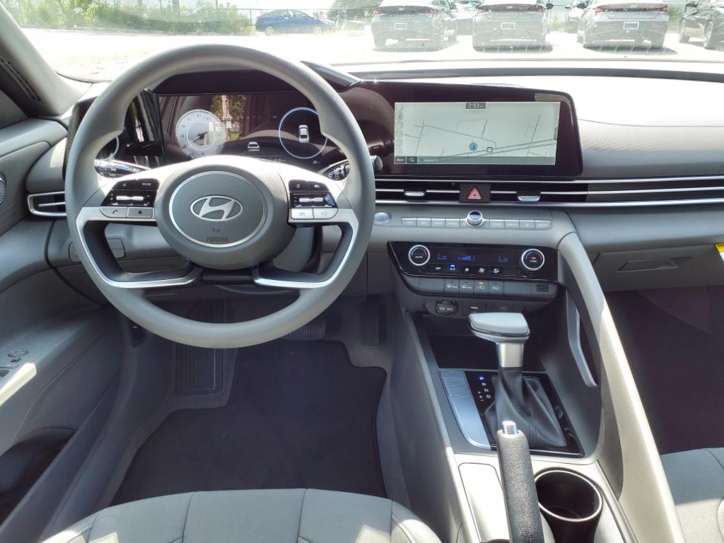 Vehicle image 19 of 39