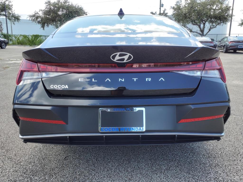 Vehicle image 6 of 39
