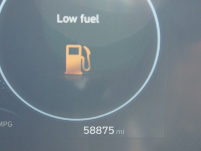 2024 Hyundai Elantra Limited Image 17 of 28