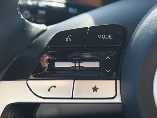 2024 Hyundai Elantra Limited Image 25 of 28