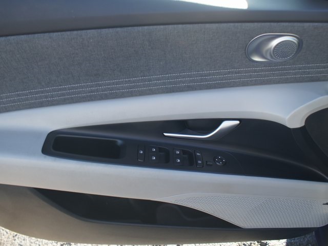 2024 Hyundai Elantra Limited Image 22 of 28