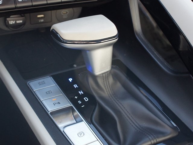 2024 Hyundai Elantra Limited Image 21 of 28