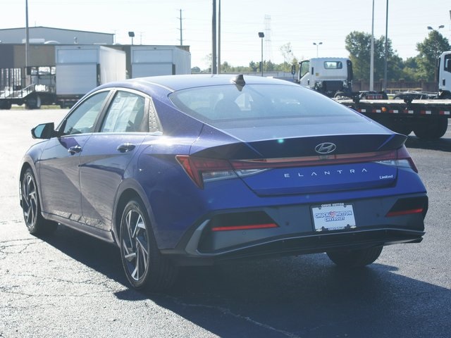 2024 Hyundai Elantra Limited Image 8 of 28