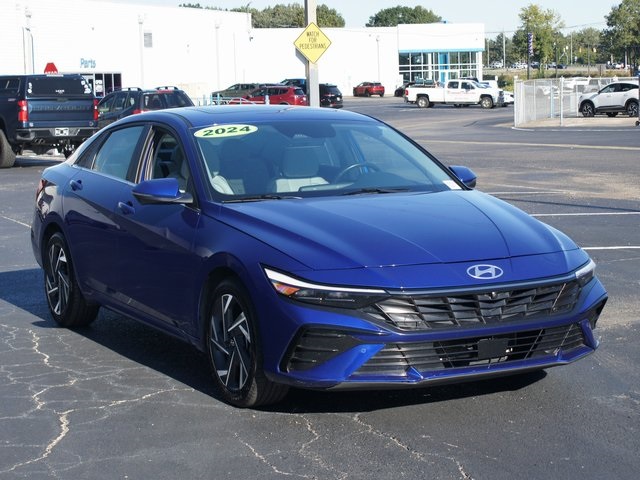 2024 Hyundai Elantra Limited Image 3 of 28