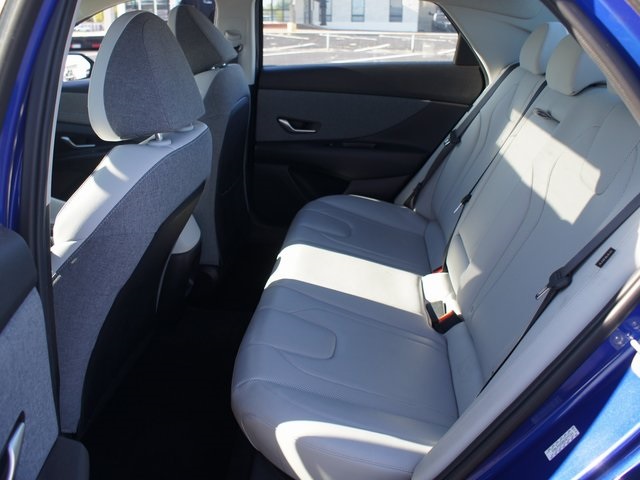 2024 Hyundai Elantra Limited Image 13 of 28