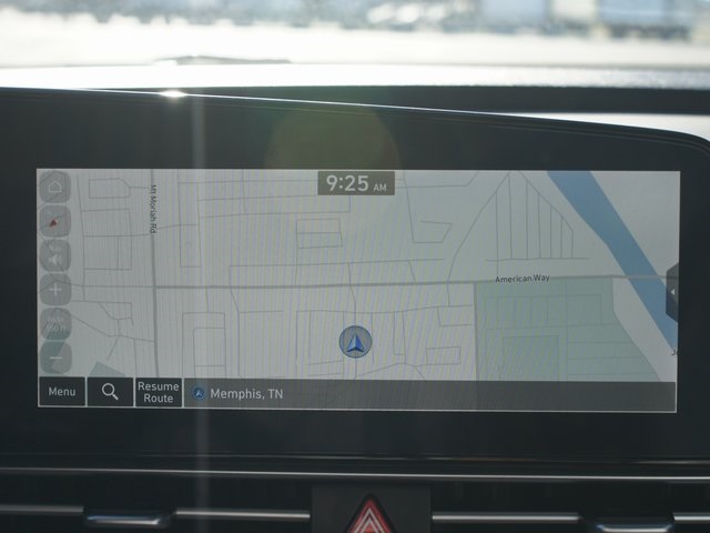 2024 Hyundai Elantra Limited Image 19 of 28