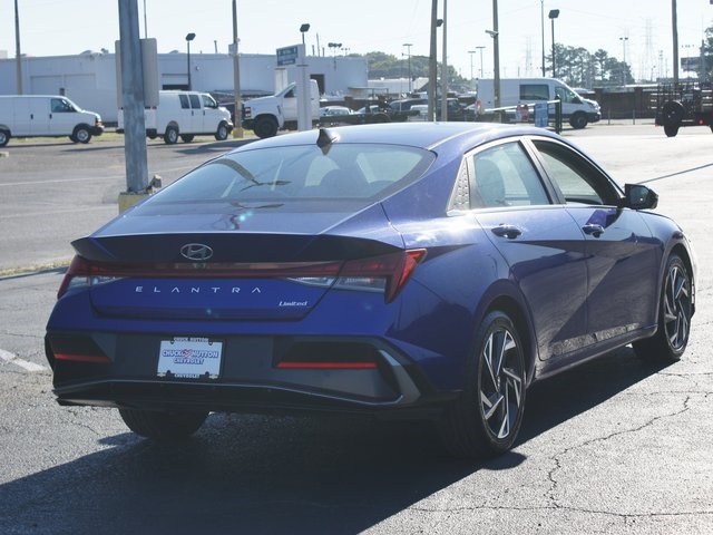 2024 Hyundai Elantra Limited Image 6 of 28