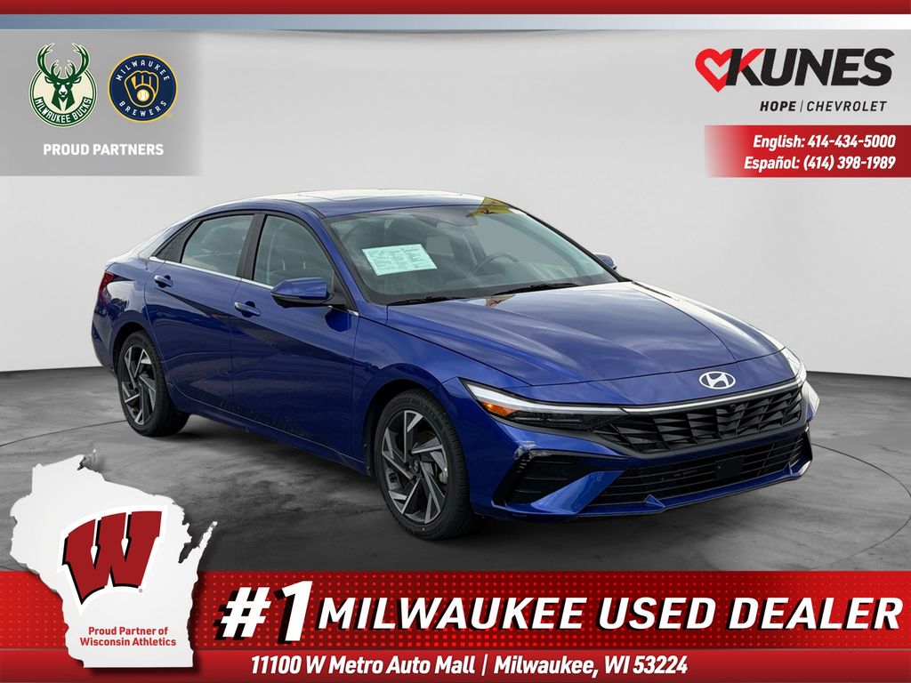 2024 Hyundai Elantra Limited Image 1 of 44