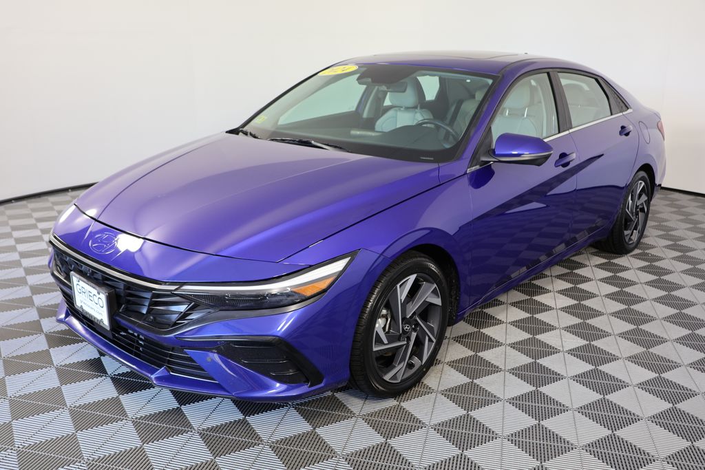 2024 Hyundai Elantra Limited Image 1 of 30