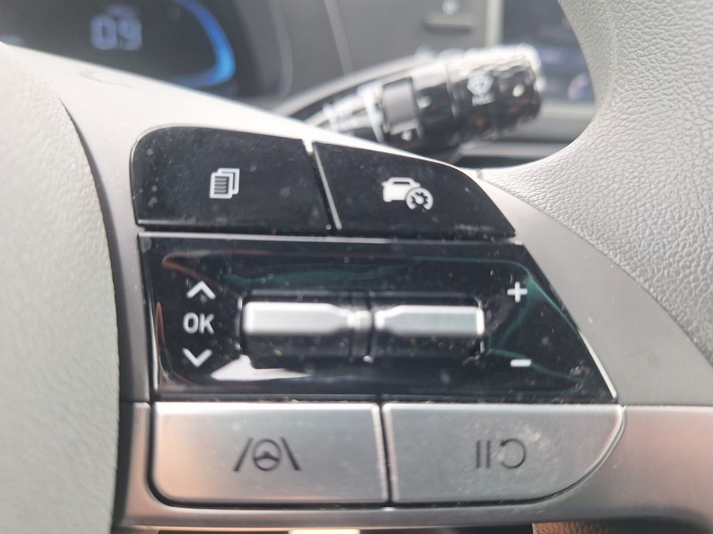 2024 Hyundai Elantra SE Image 28 of 31