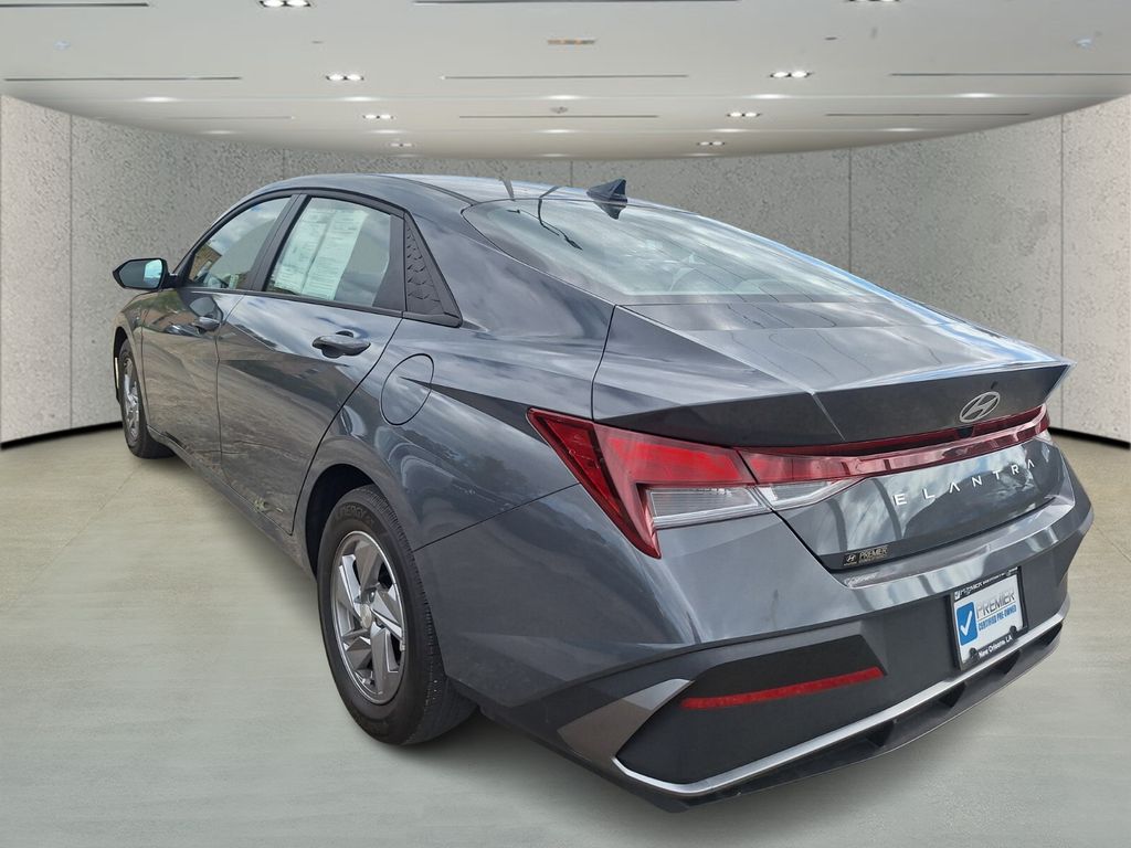 2024 Hyundai Elantra SE Image 8 of 31