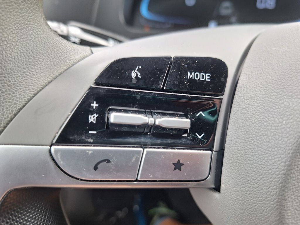 2024 Hyundai Elantra SE Image 26 of 31