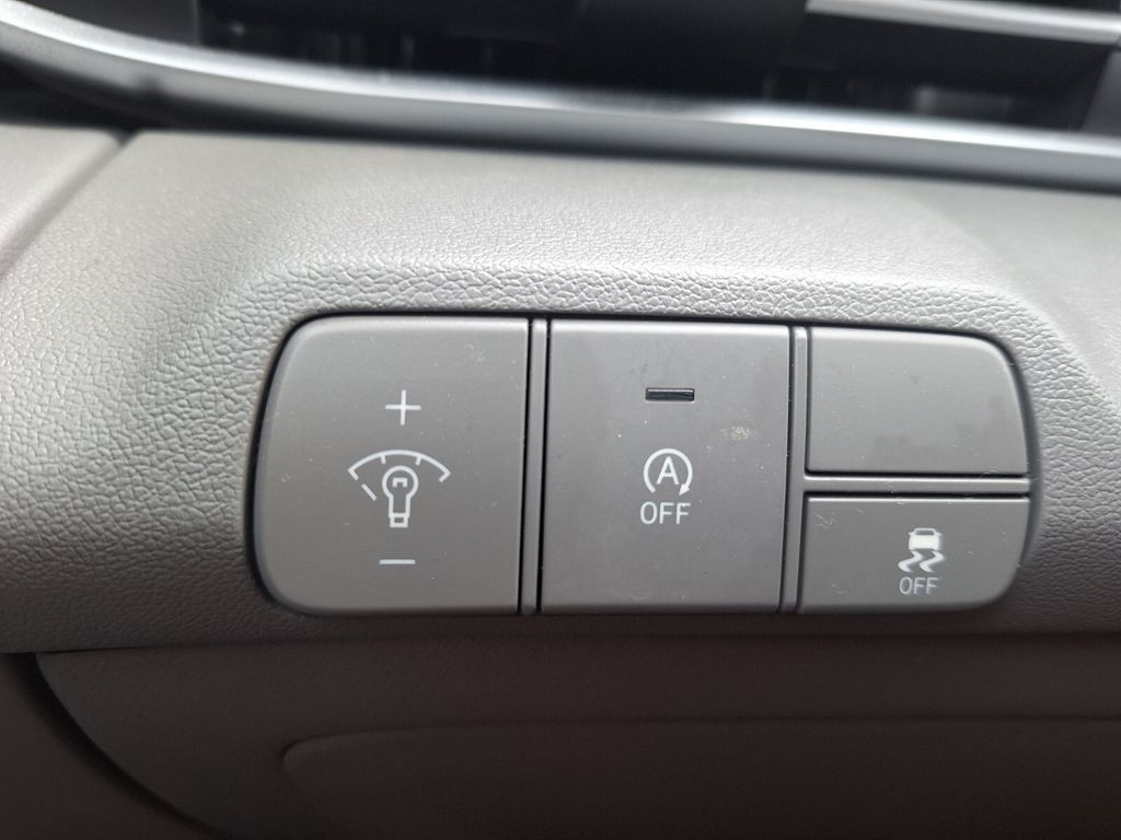 2024 Hyundai Elantra SE Image 25 of 31